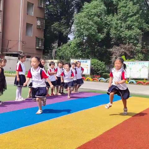 太子庙镇公办幼儿园中一班十七周剪影