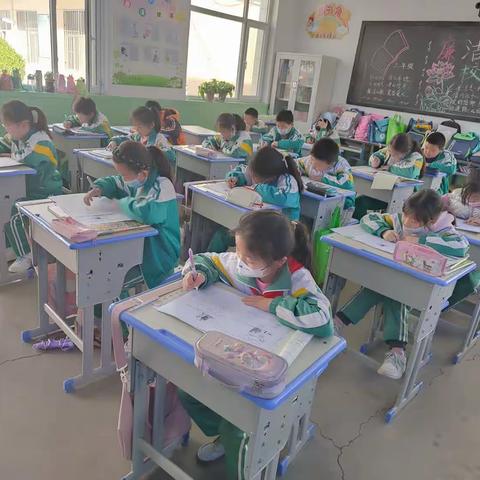 “诗意沁香，传承经典”——陈村小学三年级古诗词大赛纪实