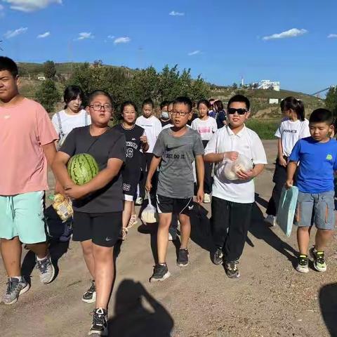 刘恩卓五年级（3）班   人人都献出一点爱，世界将会变成美好的人间