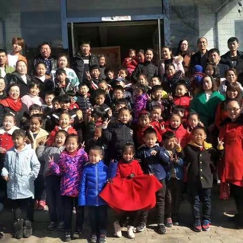 情系“春节”献爱心 孤儿院内送温暖