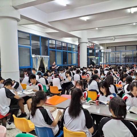 蓝图已绘就,奋进正当时,——耀华实验学校高三年级期中考试表彰大会