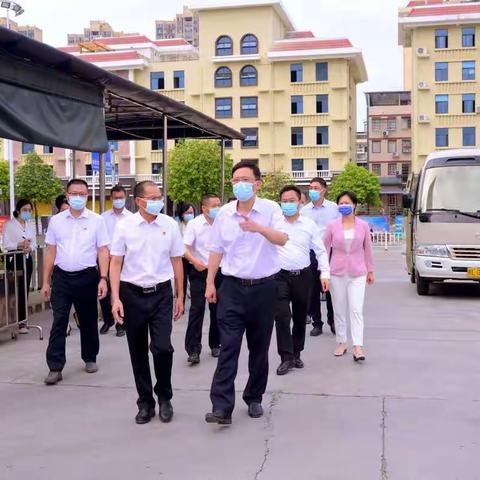 领导视察暖心怀 调研指导促发展——自治区教育厅厅长刘友谊到百色市右江区第五初级中学调研