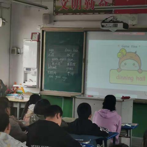 中心校领导深入白石中心小学调研指导工作