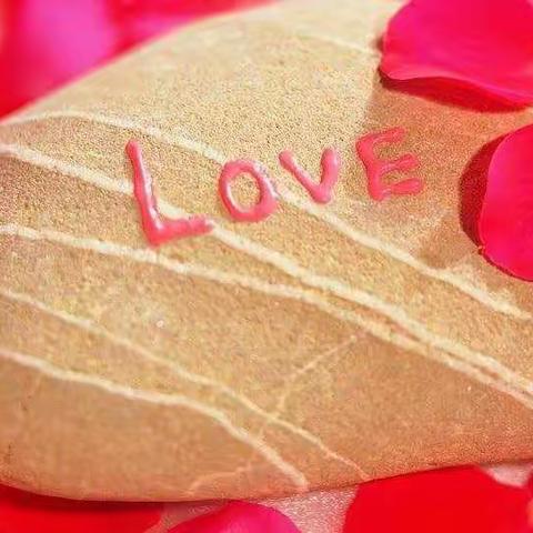 浪漫七夕，快乐情人节，任丘信誉楼针棉二部为您的她准备了不一样的情人节礼物