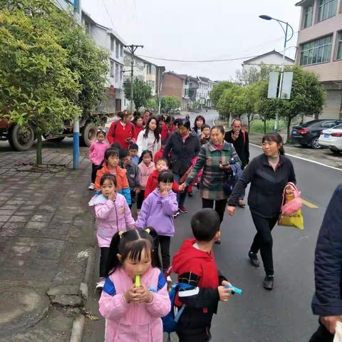 走进自然，感受春天—清水小学附属幼儿园亲子远足踏青活动