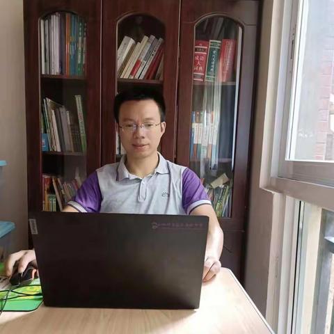 为梦想助力  向未来出发——南充高中高坪校区初2021级1班期末线上家长会