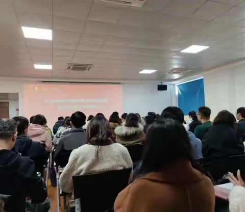 聚善街社区参加灯塔平台党组织和党员信息库信息补录工作培训