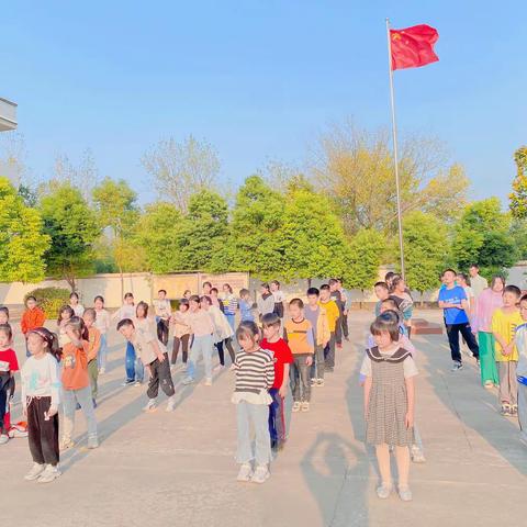 消防安全演练，筑牢安全防线——鄢岗镇山坎小学举办消防安全演练活动纪实