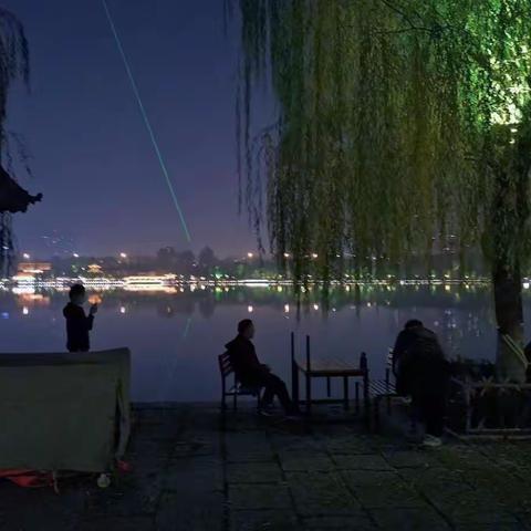 大明湖小夜曲