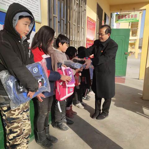 关注寒门学子，爱心点燃希望！---李庄乡中心小学校内资助困难学生