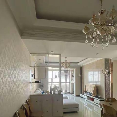 ⭐️⭐️加州国际，万达附近 产权98，精装3/2/2，中庭安静不临街，66.3W   V67204