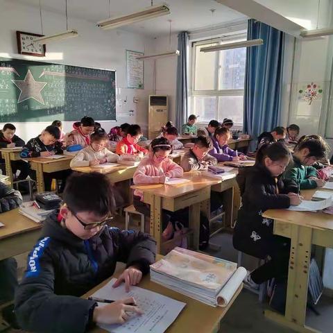 舞动笔尖 书写精彩——开发区实验小学组织书法比赛