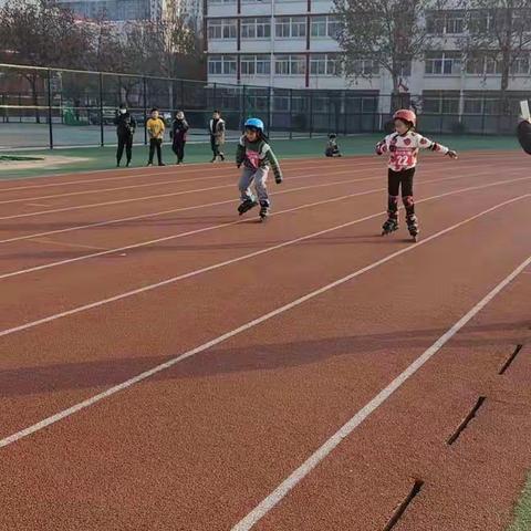 冰雪运动 展我风采 —白云小学冰雪运动会