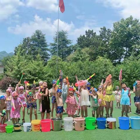 🌈【狂欢夏季——清凉一夏】朝阳中心幼儿园打水仗活动