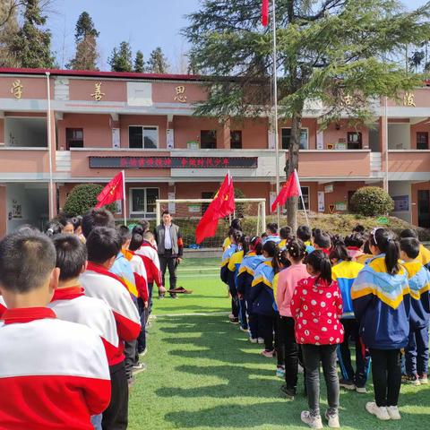 春日学雷锋 情暖护理院——青树镇塘坊小学弘扬雷锋精神，学做时代少年活动