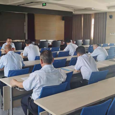 安全保卫部党支部召开党员专题座谈会