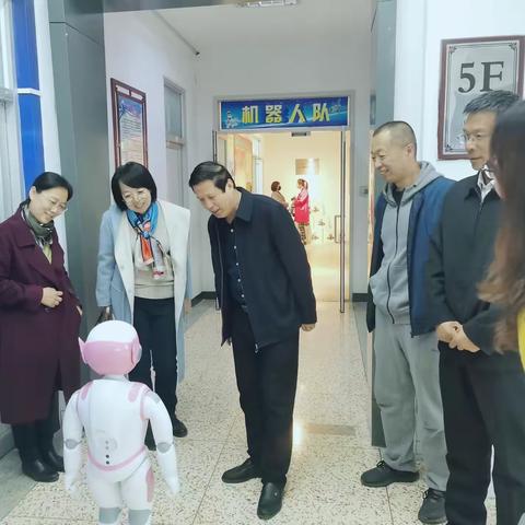 “开启智能，逐梦未来”—太原十二中创新教育中心“社团开放日”活动