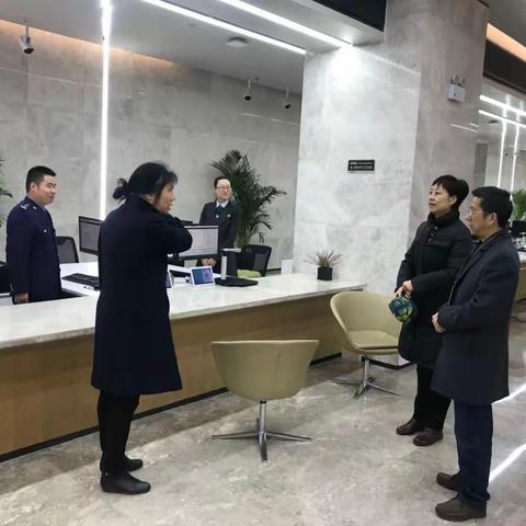 市局副书记谢莹到工商曲江分局开展春节期间慰问检查