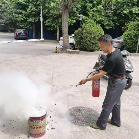 汇丰路社区开展消防培训和演练