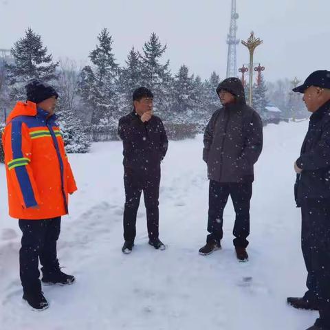 公路站上下联动紧急应对大暴雪和暴风雪天气