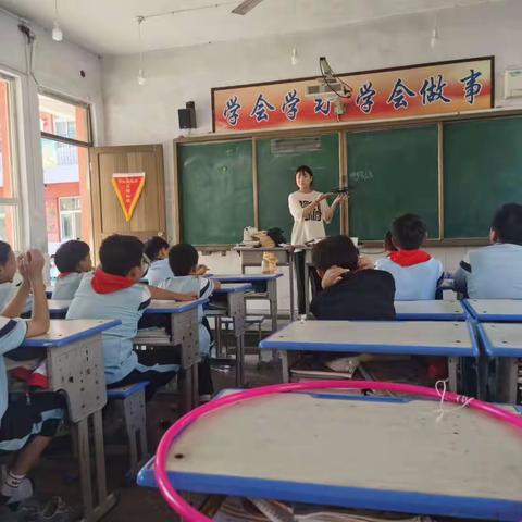 连庄中心小学无人机社团