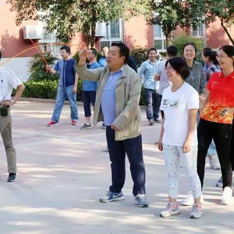 祝福献祖国   追梦新时代