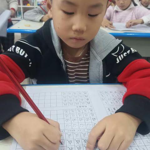 梁祝镇实验学校一年级午写