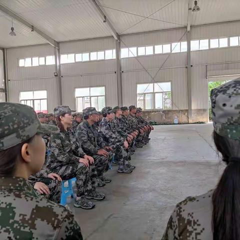 西安烈士陵园第一批人员军训侧记