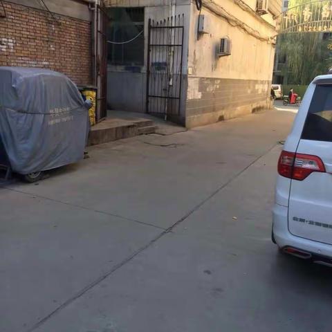 荆塬社区坚持环境日巡查