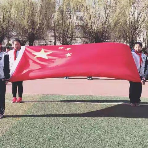 团团，红领巾对你说