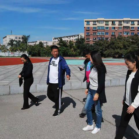 虎南路小学幼儿园迎接区教育局领导检查安全工作