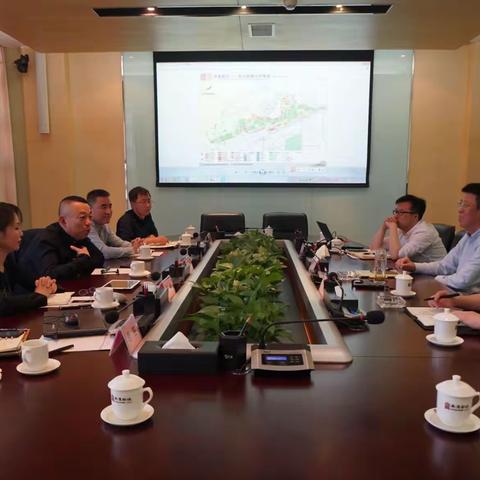 杨占文与西安豪盛集团董事长李波座谈