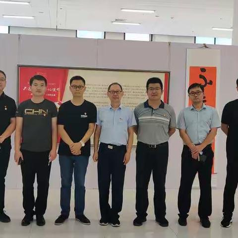 区委政研室9月份主题党日——参观“不忘初心、牢记使命”文艺六百工程精品展
