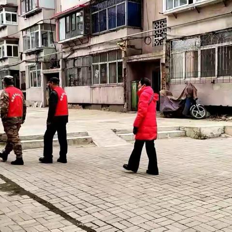 彩乐社区:学雷锋、树形象，我为创城展风采