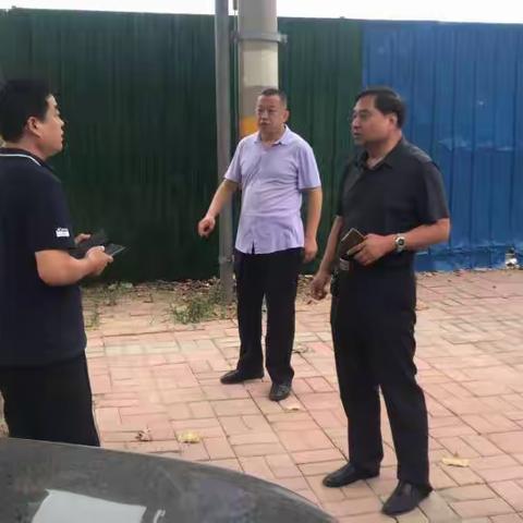 抓落实 全力推进围挡整治工作