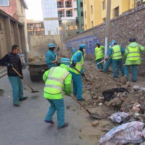 市城市管理综合执法监督局、市城市公用事业管理所共同祝愿：广大环卫职工元旦快乐，身体健康，万事如意！