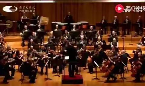 美国反战交响乐团来京，用五种乐器变奏将《上甘岭》插曲《一条大河》推向高潮！