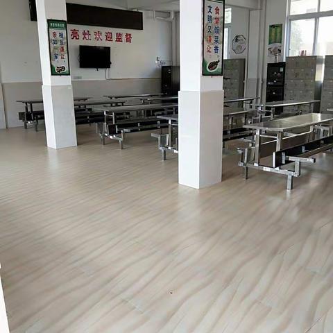 卫闽中学——清洁校园      盼迎开学