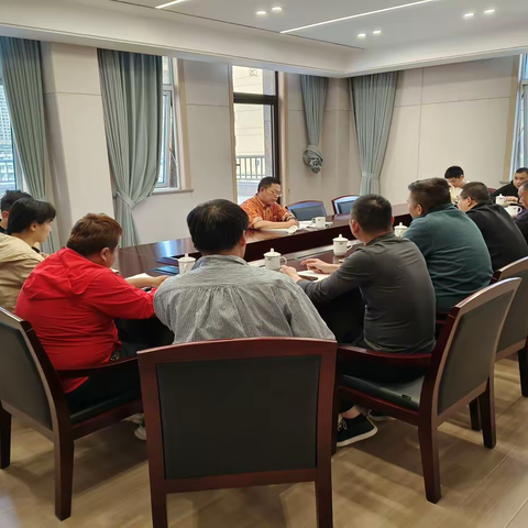 集团公司副总经理潘国良赴物业公司开展调研工作