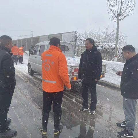 铲冰除雪保畅通，偃师交通在行动