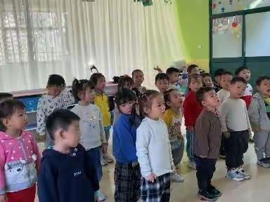 阳光世纪中心幼儿园进餐月——小三班特辑