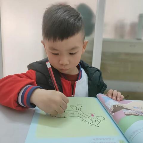 昕昕在“趣童部落”～感统初阶班第二阶段第11次课（2021.12.6）～