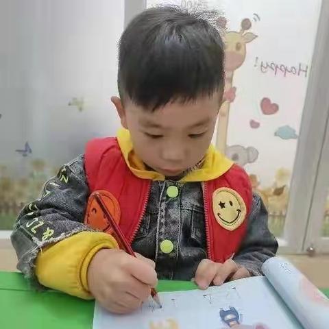 昕昕在“趣童部落”～感统初阶班第二阶段第13次课（2021.12.13）～