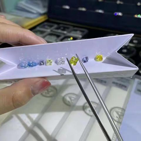 培育钻石和天然钻石价格差多少 人工合成的钻石一克拉多少钱