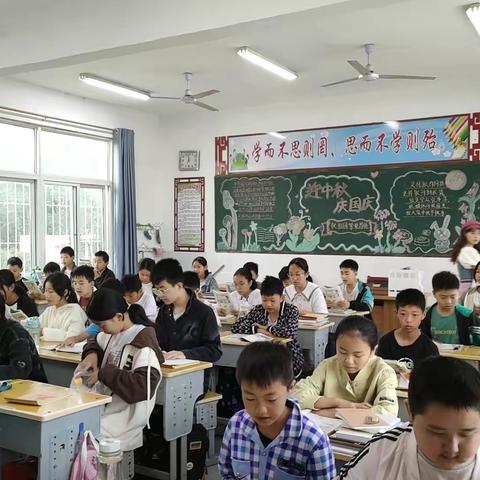 读好书悦快乐 浸书香润校园——拐河镇实验小学全民阅读文化周系列阅读活动