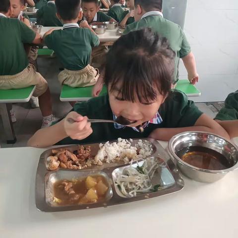 🍀🍀世上有种幸福，叫做吃饭香香👍👍👍吃得精光✊✊💕