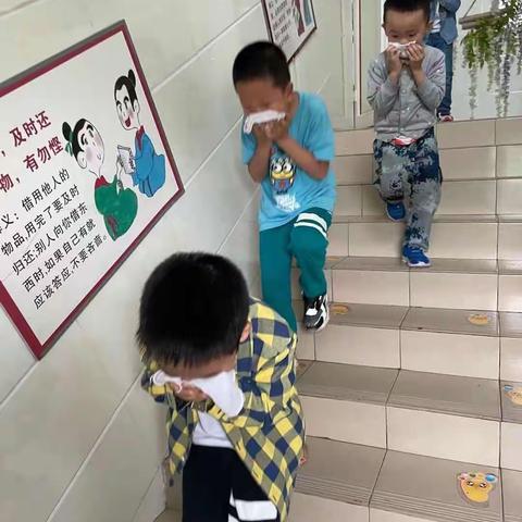 【车幼经纬】———“防火须牢记，携手保平安”晨风天勤车城松树坪幼儿园消防安全演练