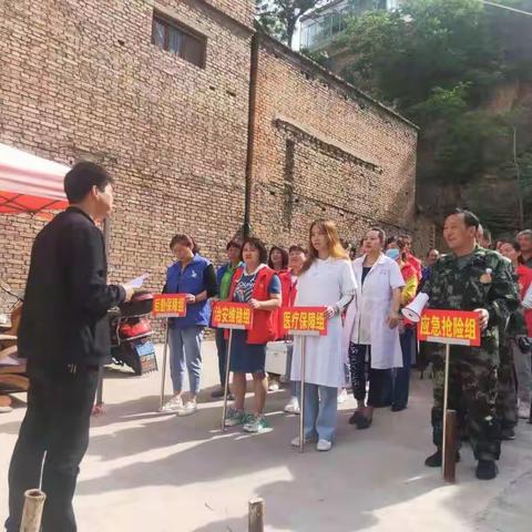 云梦堤社区开展防汛应急演练，筑牢安全防线