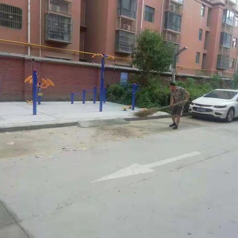七一路云梦堤社区开展周末卫生大扫除活动