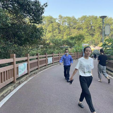 棒材厂开展“喜迎二十大•奋进新征程”职工绿道健康行活动